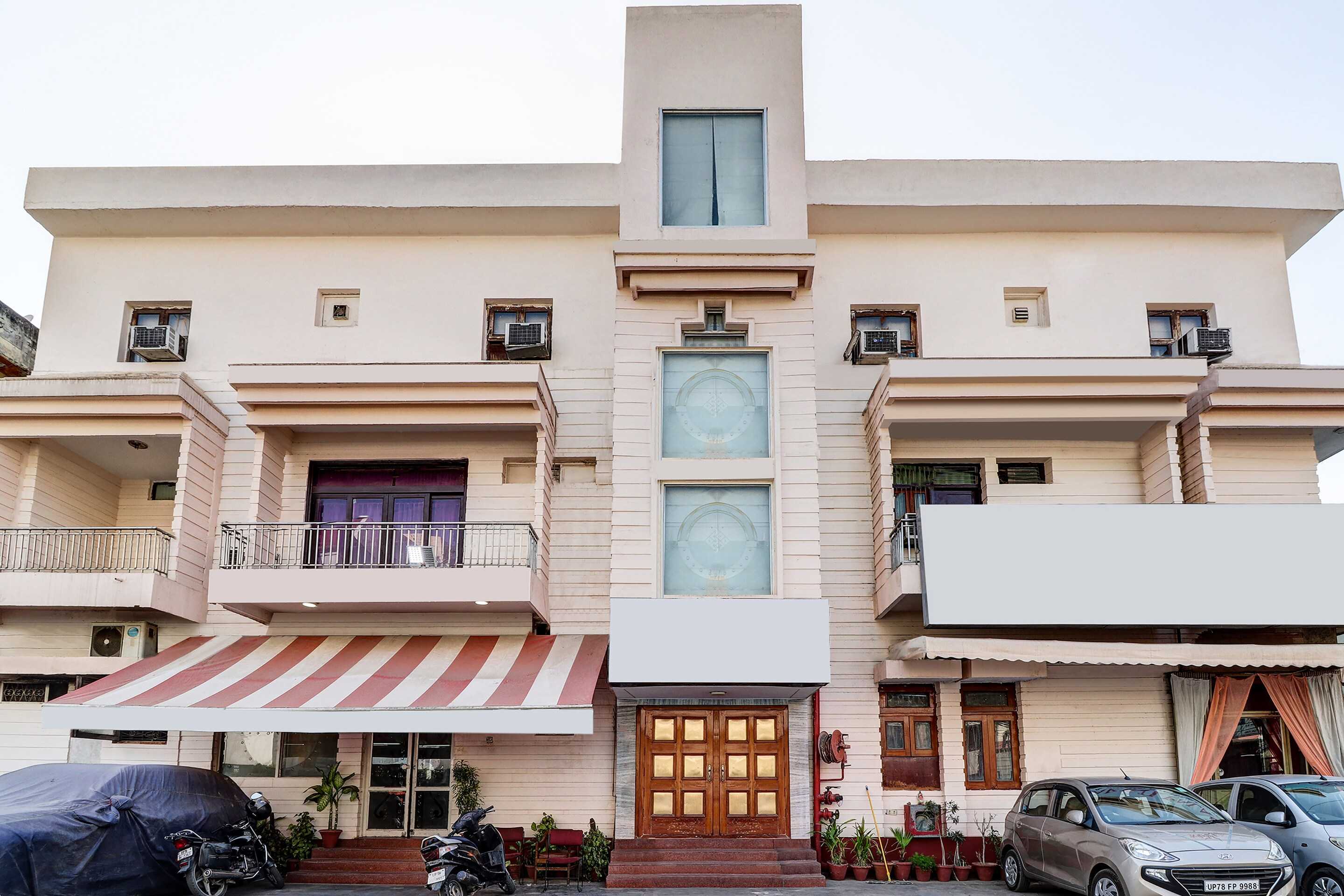 SPOT ON Hotel Mandakini Palace - Tap to explore photos