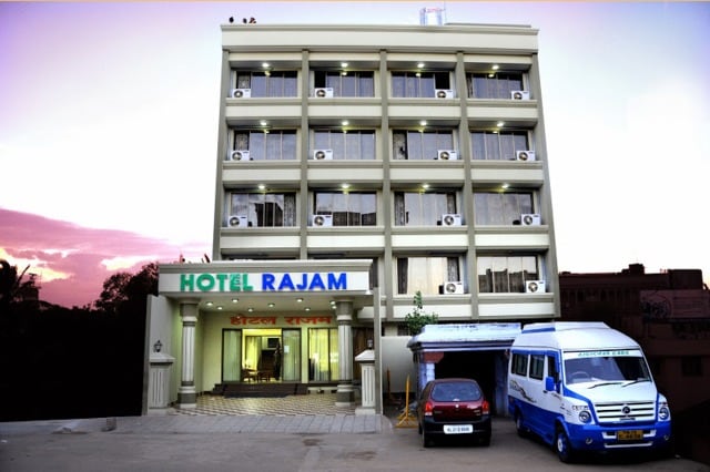Hotel Rajam - Tap to explore photos