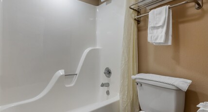 SureStay Plus Hotel By Best Western Poteau Room Type - 1 King Bed, Smoking Room, Flat Screen Television, High Speed Internet Access, Microwave And Refriger SureStay Plus Hotel By Best Western Poteau Room Type - 1 King Bed, Smoking Room, Flat Screen Television, High Speed Internet Access, Microwave And Refriger