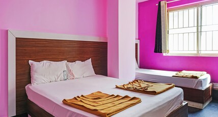 Sapphire Inn Room Type - Deluxe Triple Room wit AC