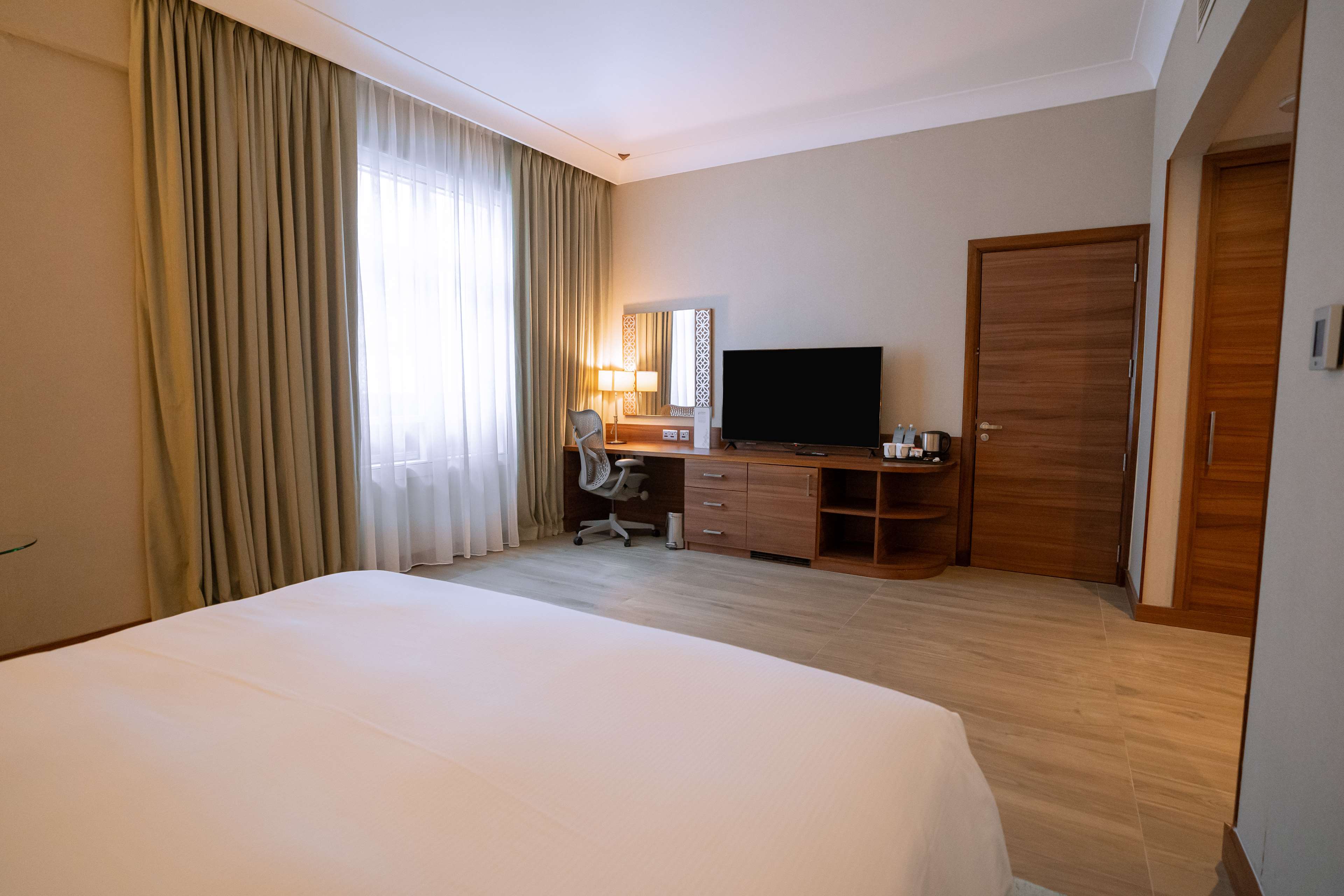 Hilton Garden Inn Dubai Deira - Tap to explore photos