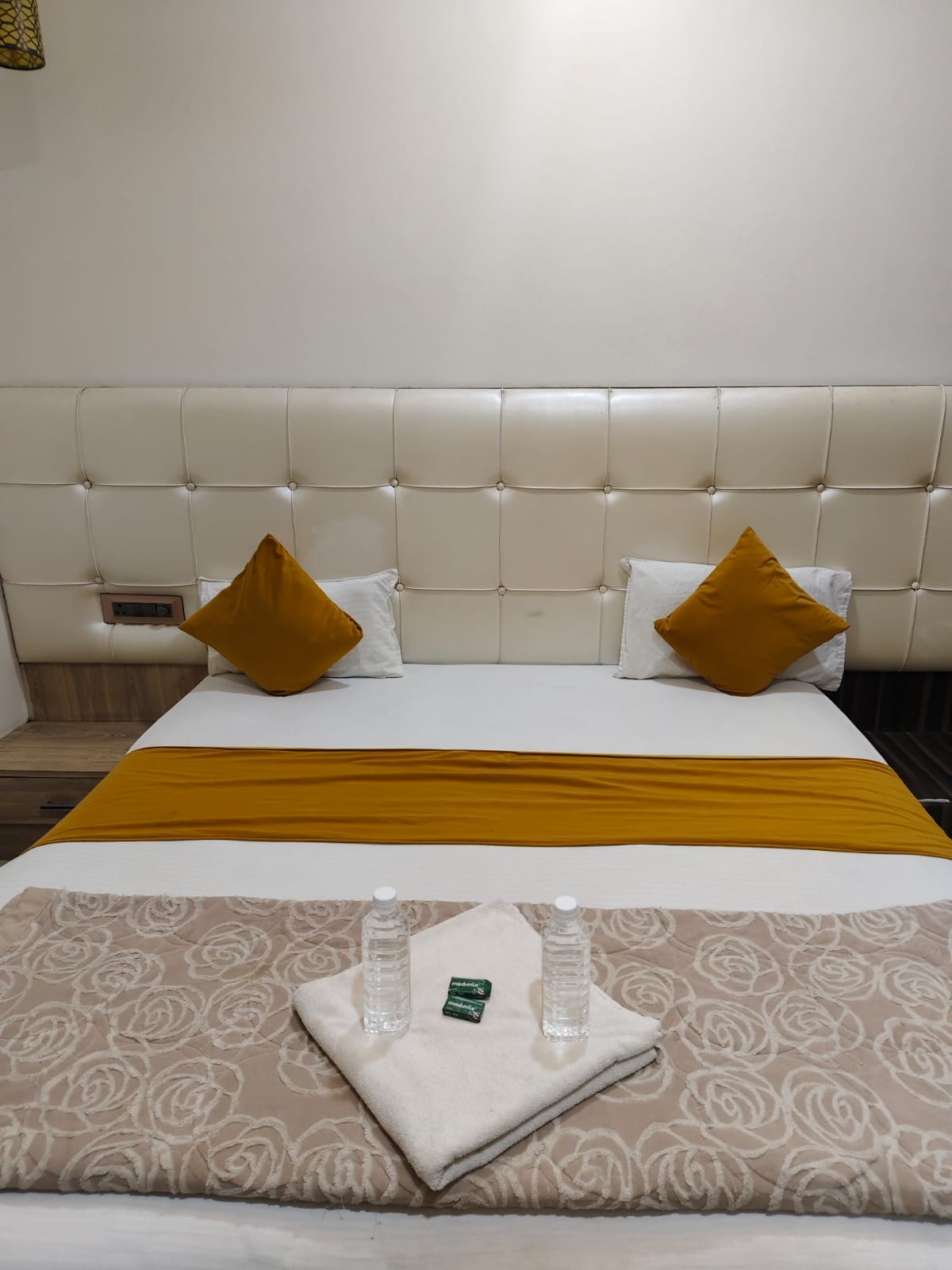 The Kashi Iconic Guest House - Tap to explore photos