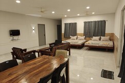 Rooms of Spacious - 3BHK Homestay Near Airport With Car Park