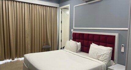 White Mint Room Type - Deluxe Room