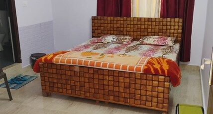 Swaran BnB Room Type - Deluxe Room