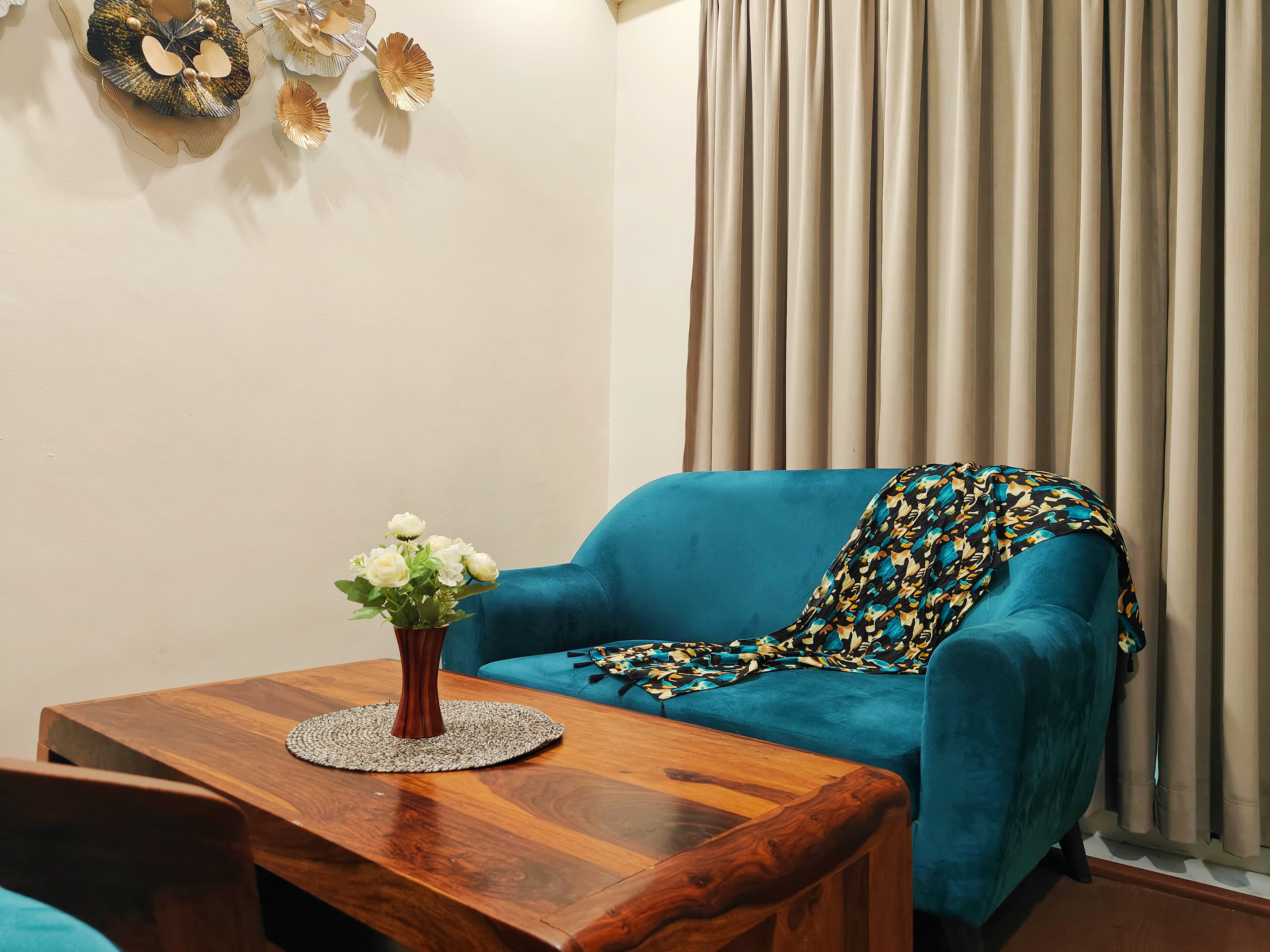 La Cozy Residency - Tap to explore photos
