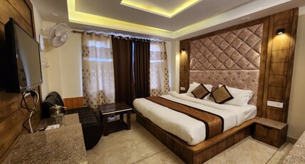 Hotel Rajdoot Room Type - Deluxe Room