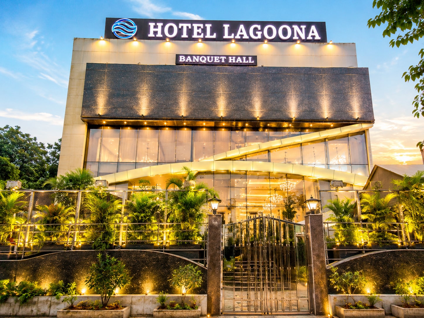 Hotel Kasa Stays Near Pacific Mall NSP Pitampura - Tap to explore photos