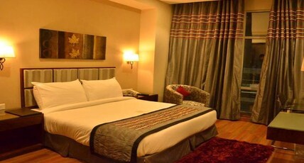 Hotel Downtown  Room Type - Super Deluxe Room