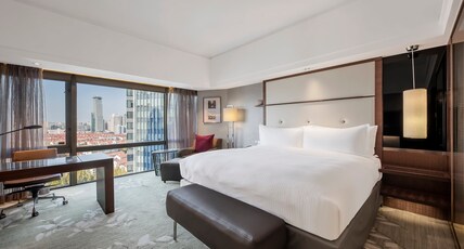 InterContinental Shanghai Pudong Hotel Room Type - 1 King Classic City View High Floor