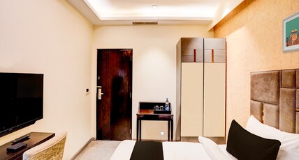 Townhouse Pitampura West Enclave Room Type - Deluxe with Balcony