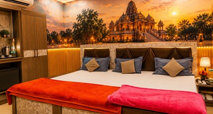 Anjaneya Dham Homestay In Front Of Hanuman Garhi Room Type - Deluxe Family Room