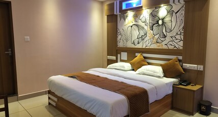 IVYARK RESIDENCY Room Type - DELUXE ROOM