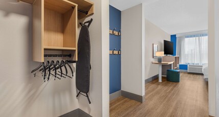 Spark by Hilton Winchester Room Type - 1KNG MOB HEAR ACC W TUB