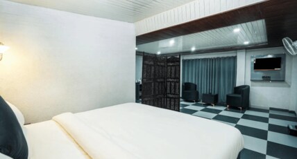 Maazia by Mehar Kala Thikana Room Type - Master Bedroom with Mountain View Maazia by Mehar Kala Thikana Room Type - Master Bedroom with Mountain View