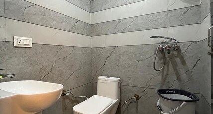 AVI Guest House Room Type - Deluxe Room