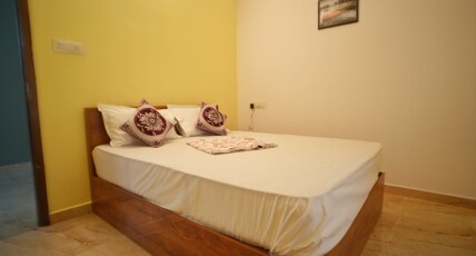 Cliveten suites and rooms | 10 minutes drive to Athirappilly Waterfalls Room Type - Premium AC