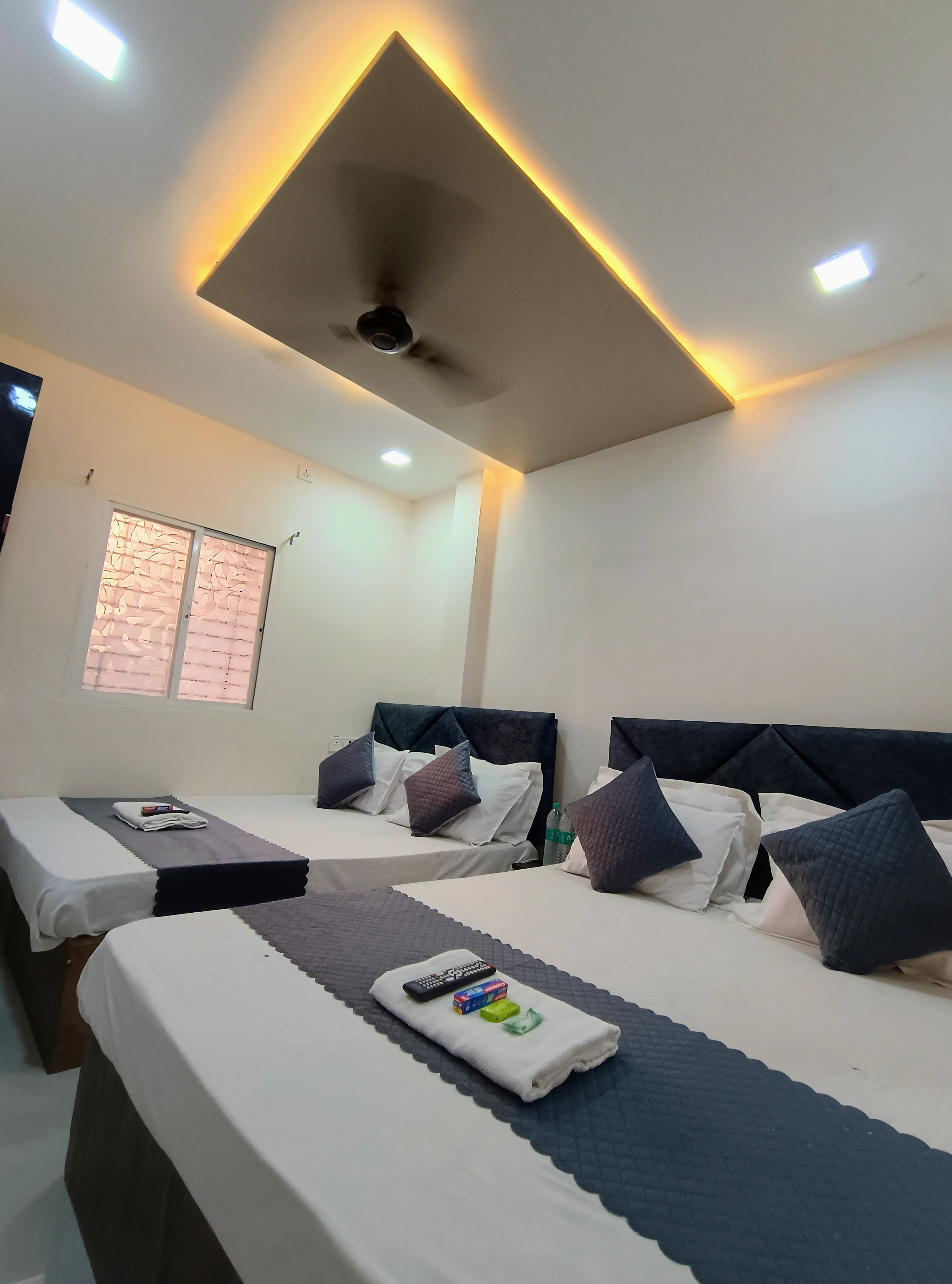 Shri Radha hotel - Tap to explore photos