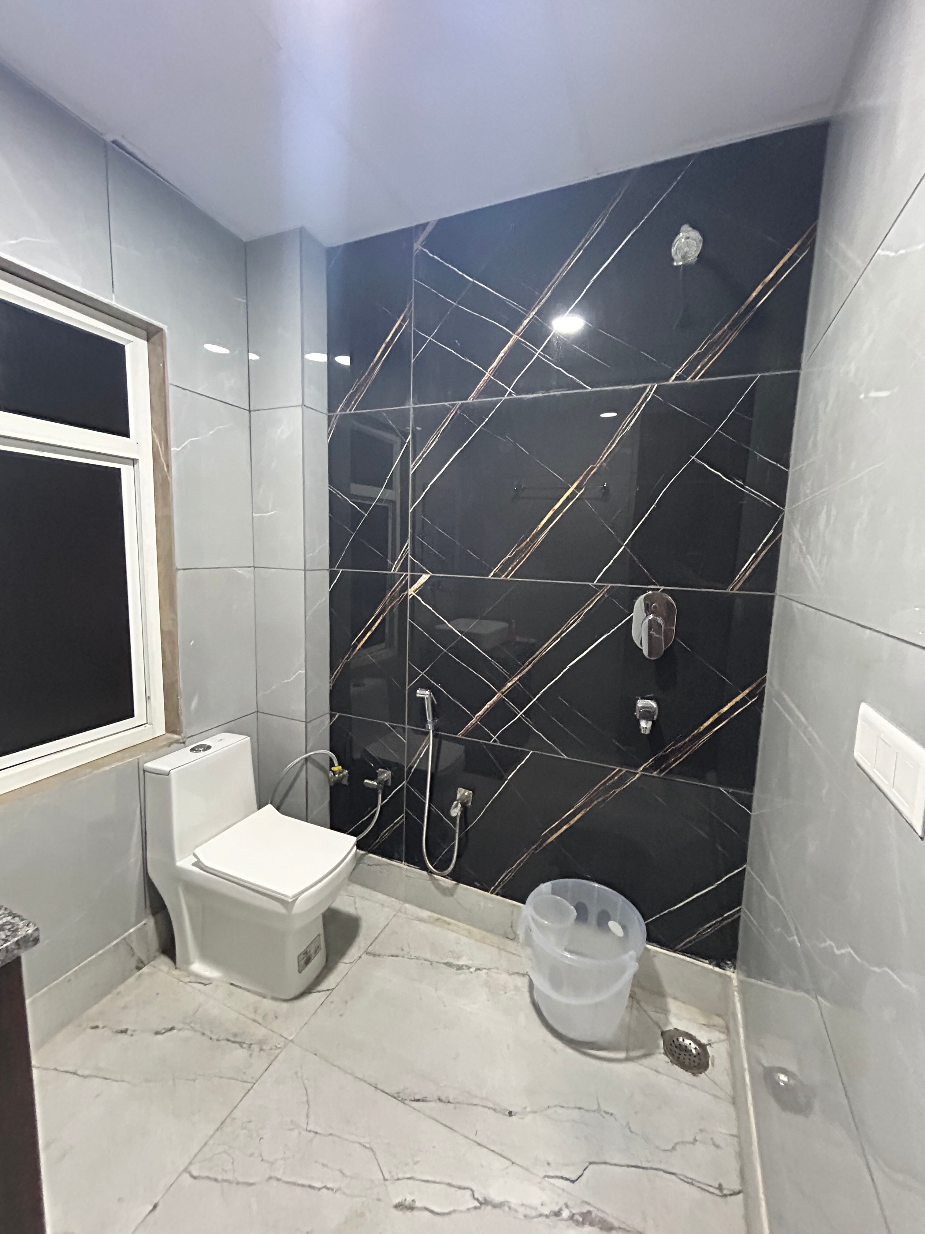 MM Hotel Stays Noida - Tap to explore photos