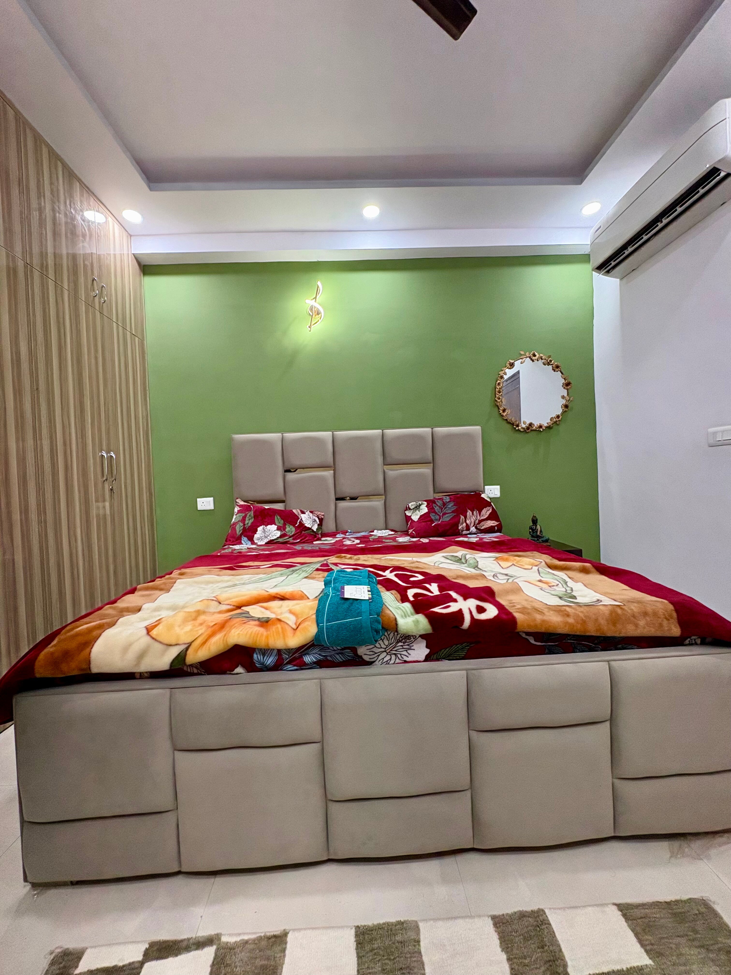 Premium Nishine 3BHK Perfect for Families Groups - Tap to explore photos