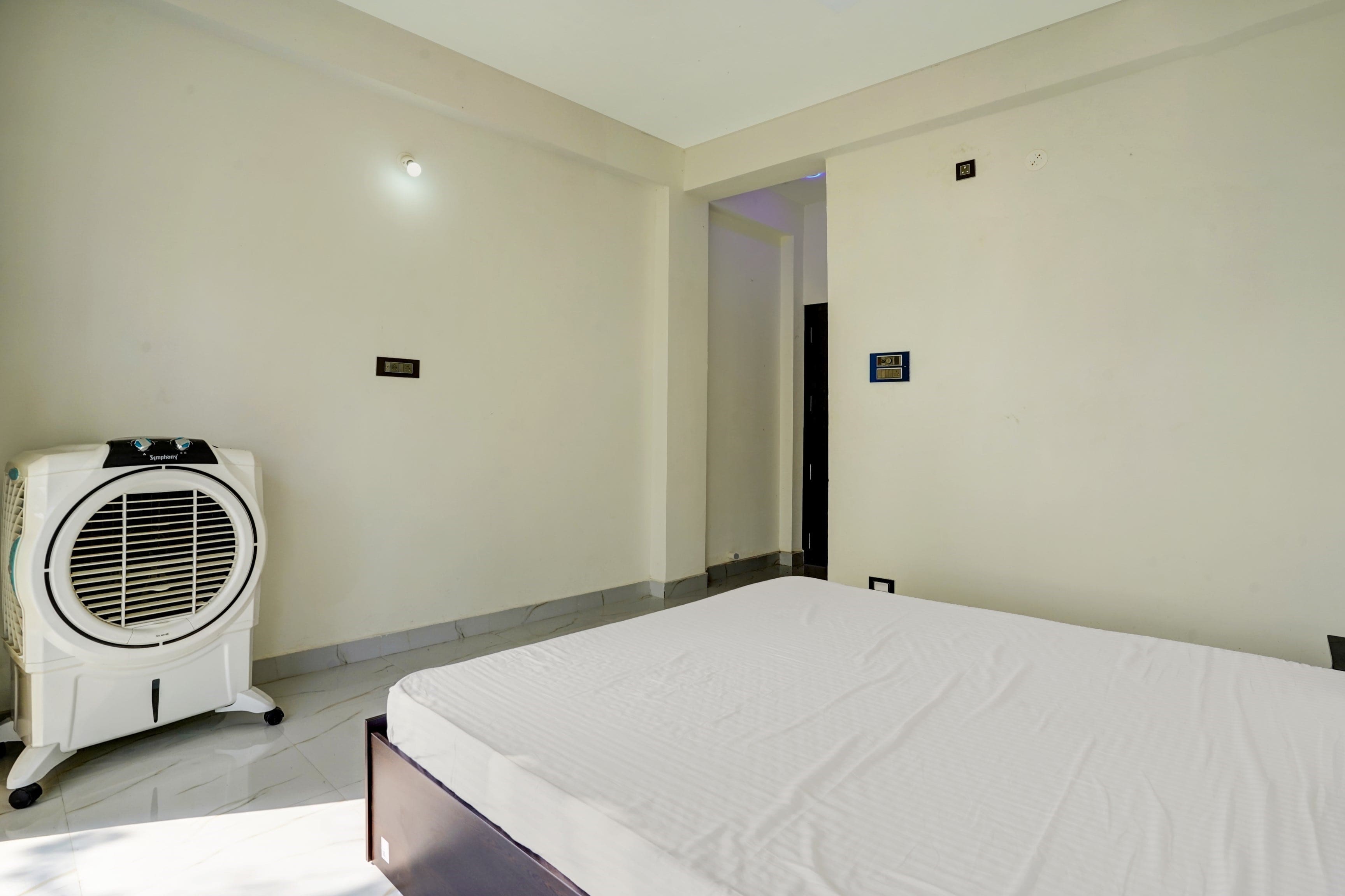 OYO 816375 Gupta Marriage Hall and hotel padma-itkhori Road - Tap to explore photos