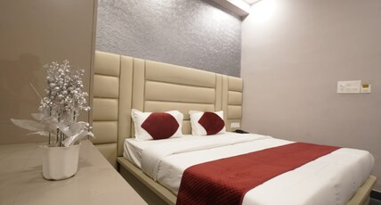THE CONNAUGHT HOUSE Room Type - PREMIUM ROOM