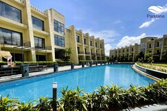 Parklane Resort