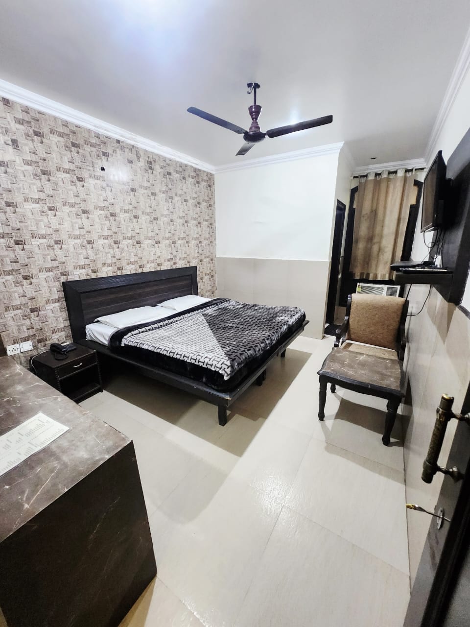 Hotel Uttam Heritage - Tap to explore photos