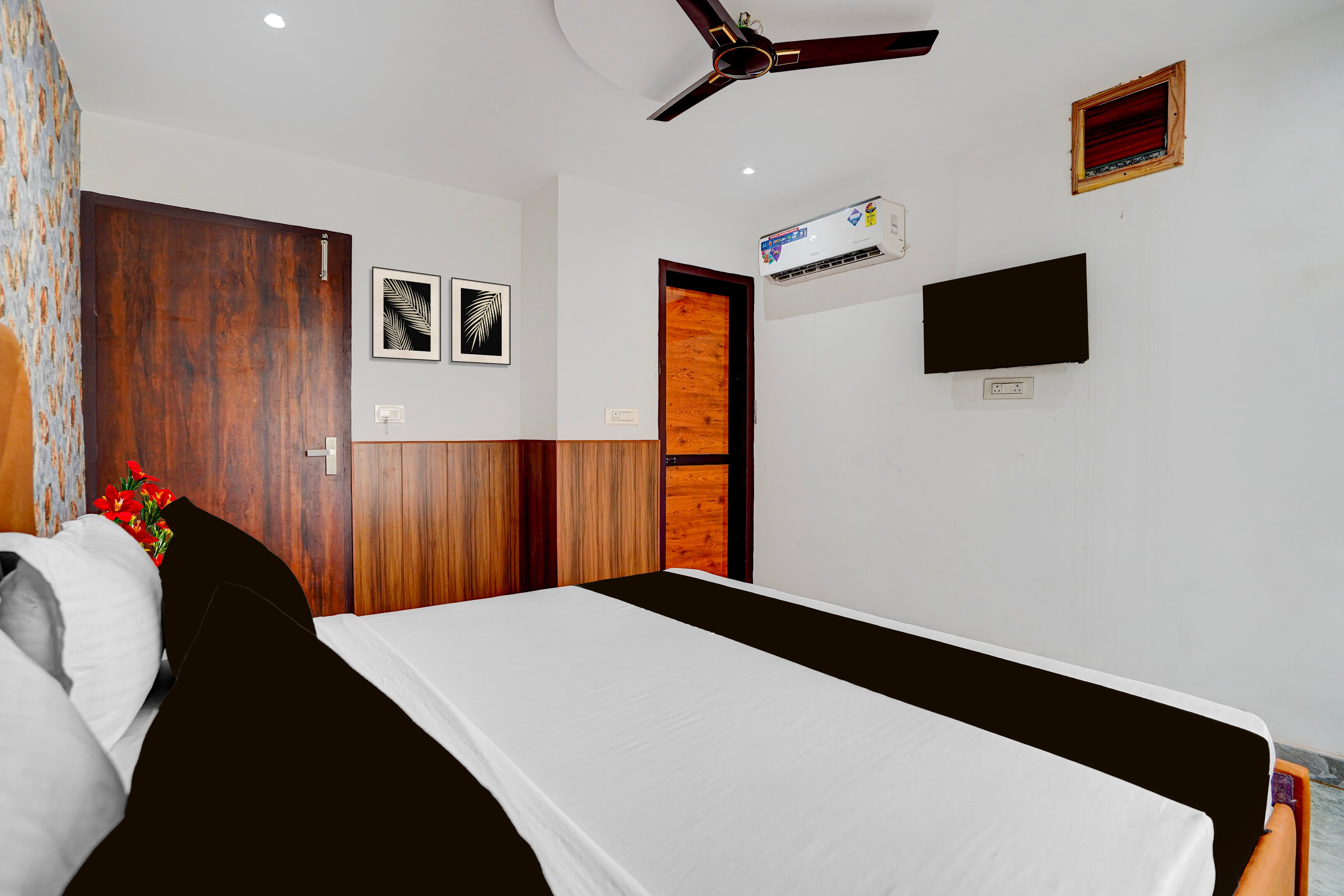 Super Townhouse Punjabi University Formerly Valley View - Tap to explore photos