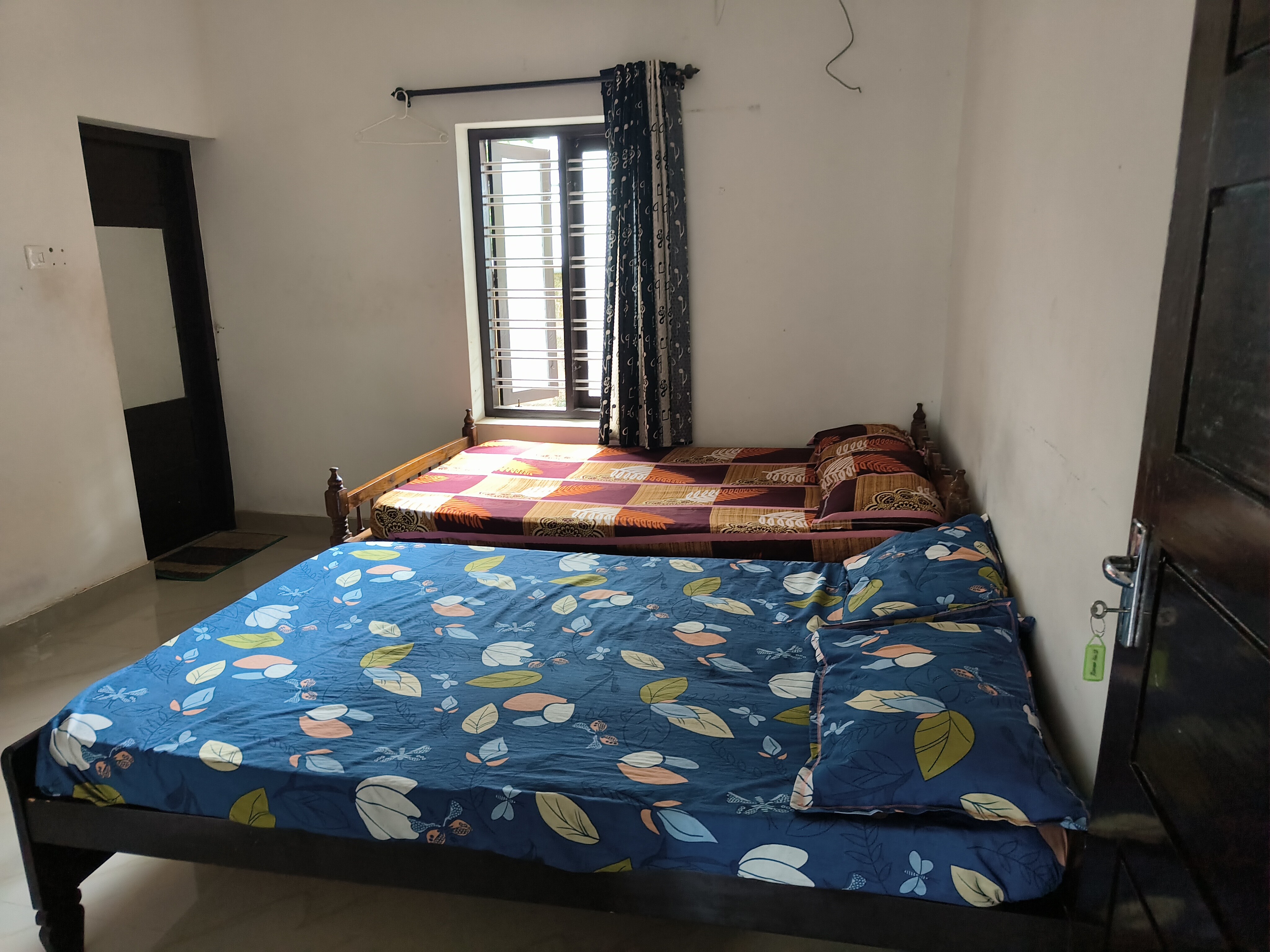 HAPPINESS HOMESTAY - Tap to explore photos