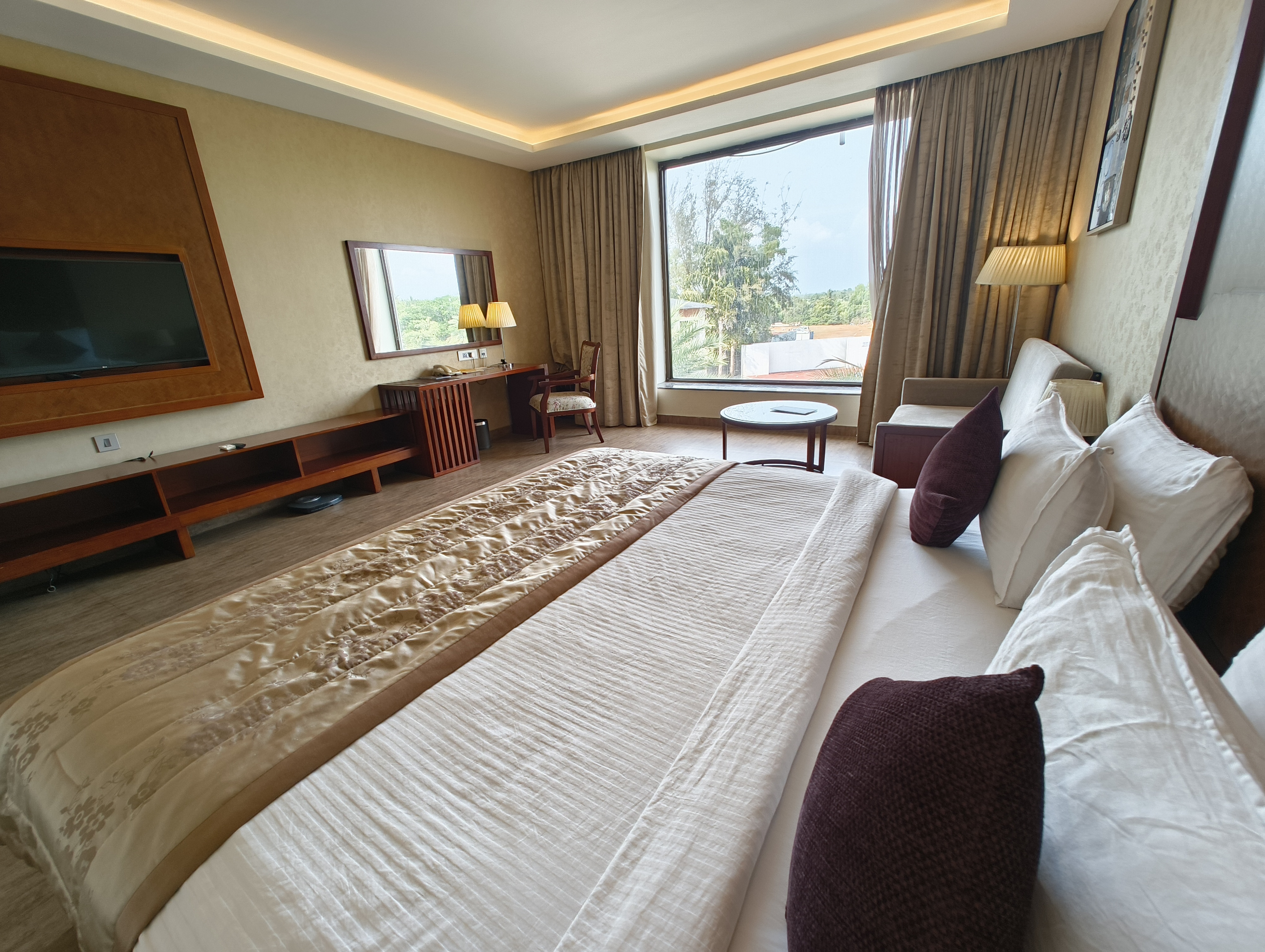 MERIDIAN BAY RESORT & SPA - Tap to explore photos