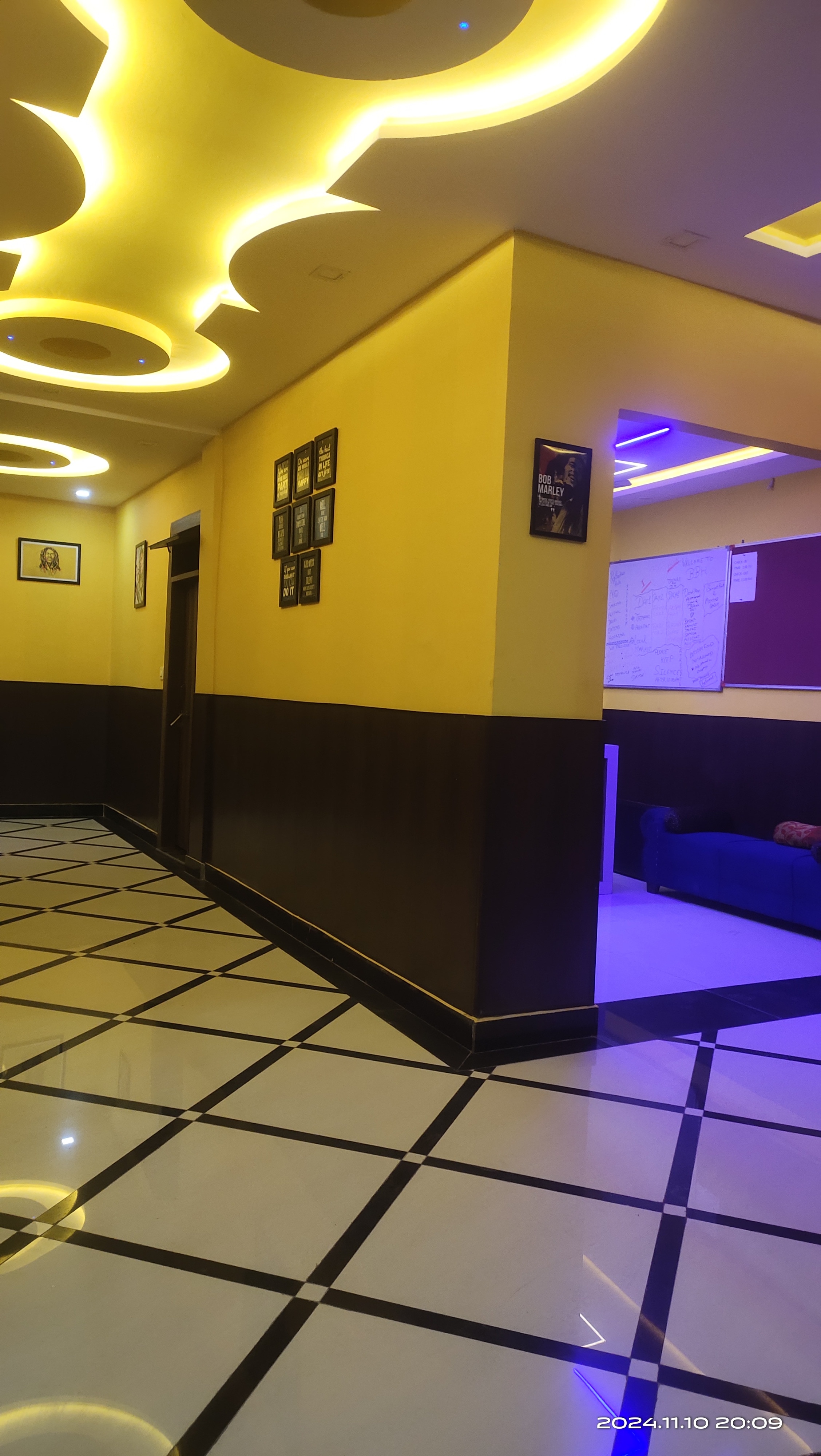 Big Brother Hostel | 500 m from Taj Mahal - Tap to explore photos