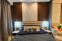 Luxury 37th Floor River City View