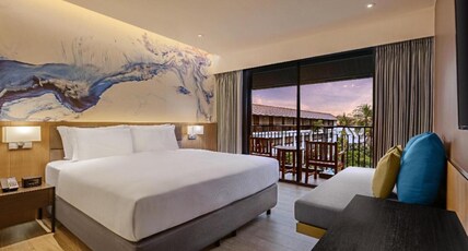 DoubleTree by Hilton Phuket Banthai Resort Room Type - King Deluxe Room with Balcony 
