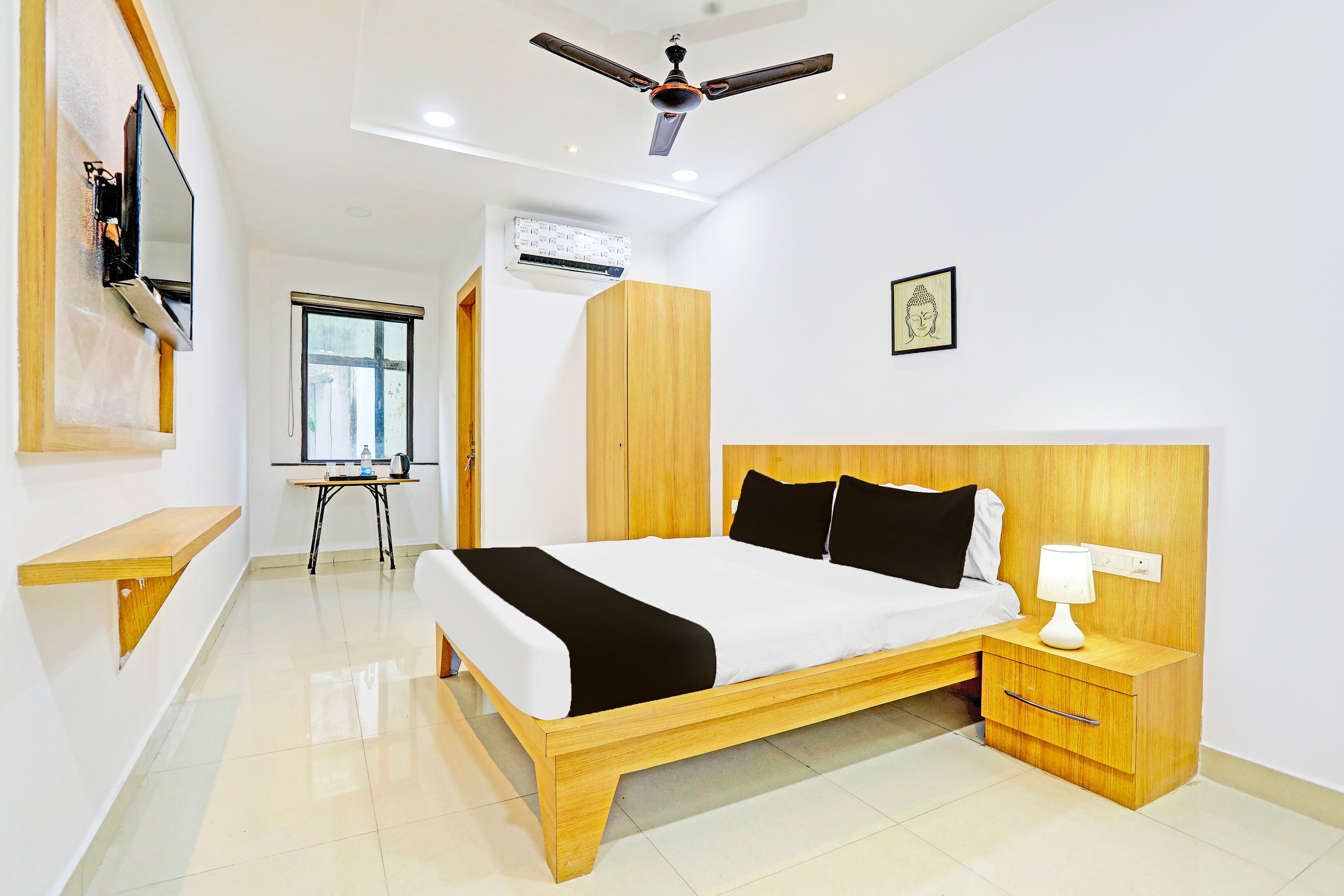 Super Hotel O Raipur - Tap to explore photos