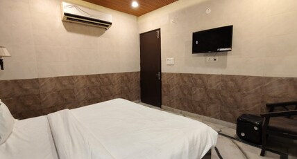 Metro Residency Room Type - Deluxe Room