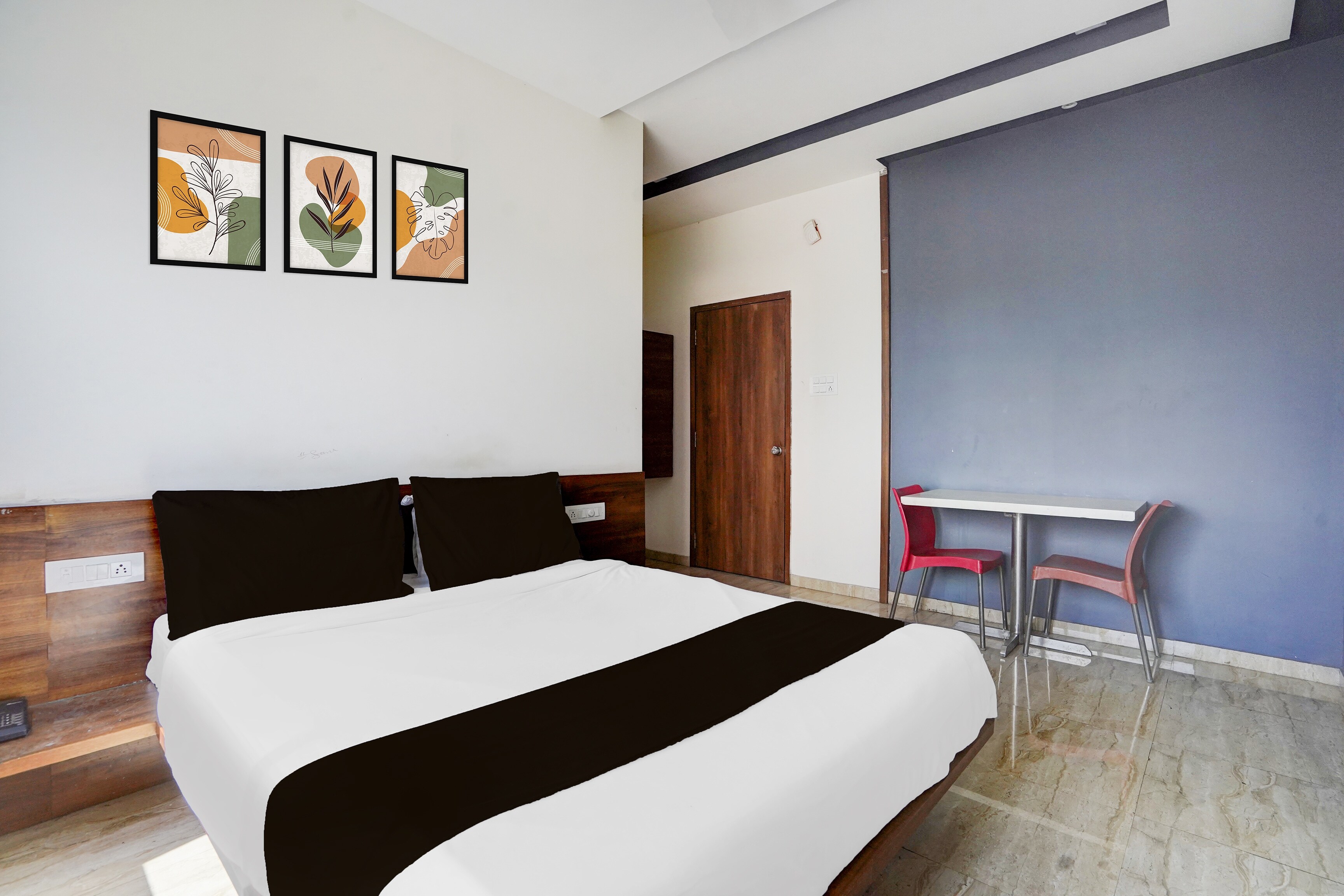 Hotel O by OYO MIDAS Regency - Tap to explore photos