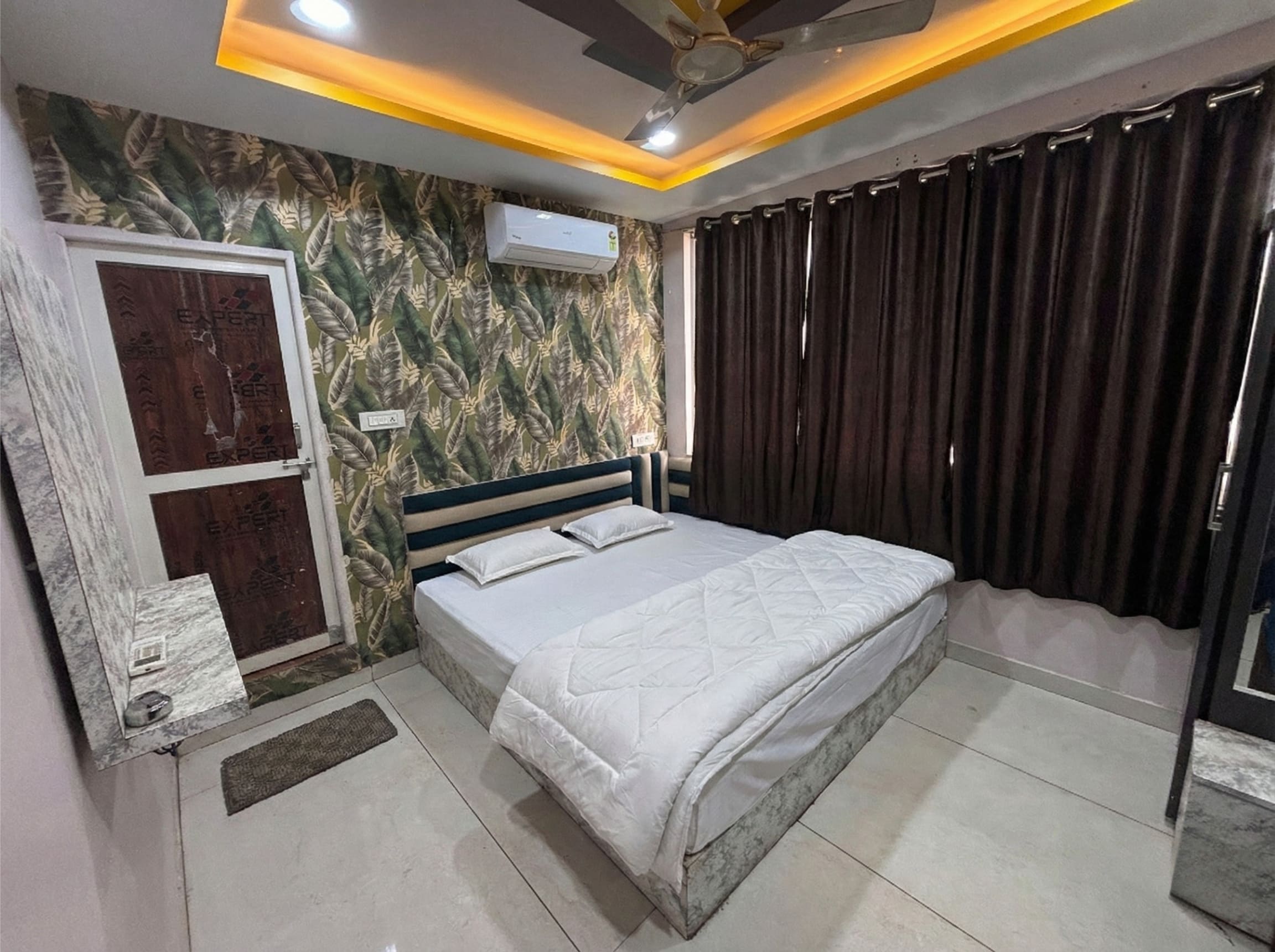 Hotel Shree Palace Ujjain - Tap to explore photos