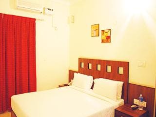Silicon Hearth -1 Apartment | Rooms & Caretaker - Tap to explore photos