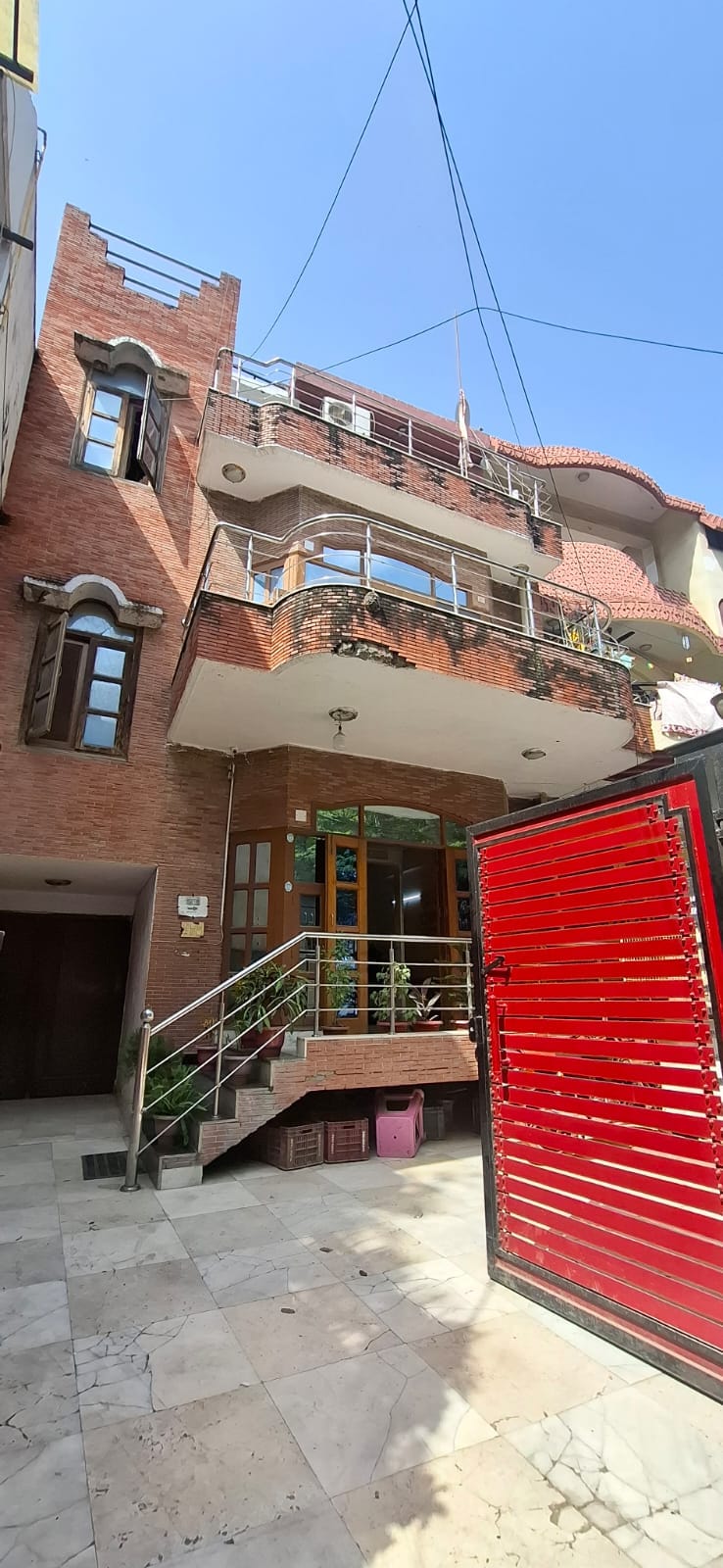 Hotel Aravali Inn & Banquet Hall - Tap to explore photos