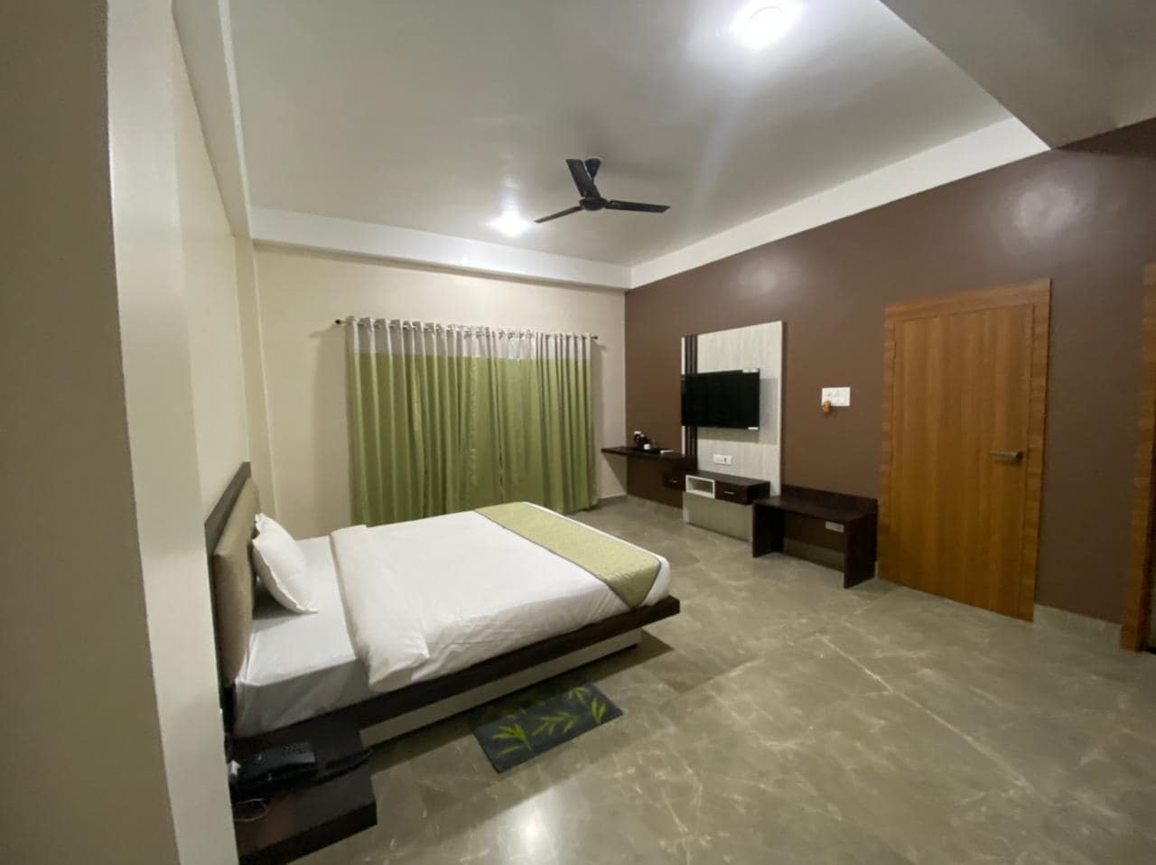Hongthor Resort, Kaziranga - Tap to explore photos