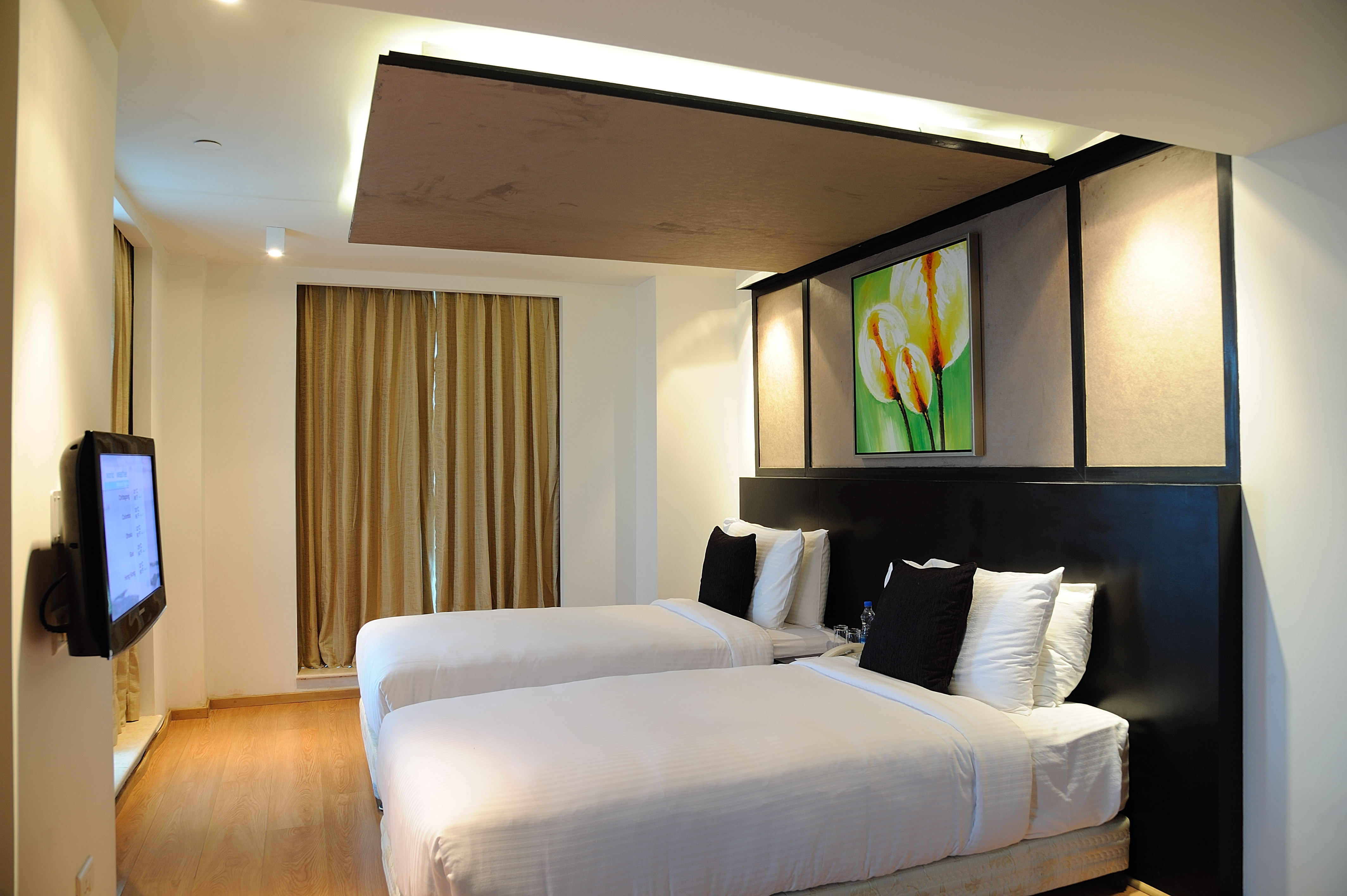 Davanam Sarovar Portico Suites - Tap to explore photos