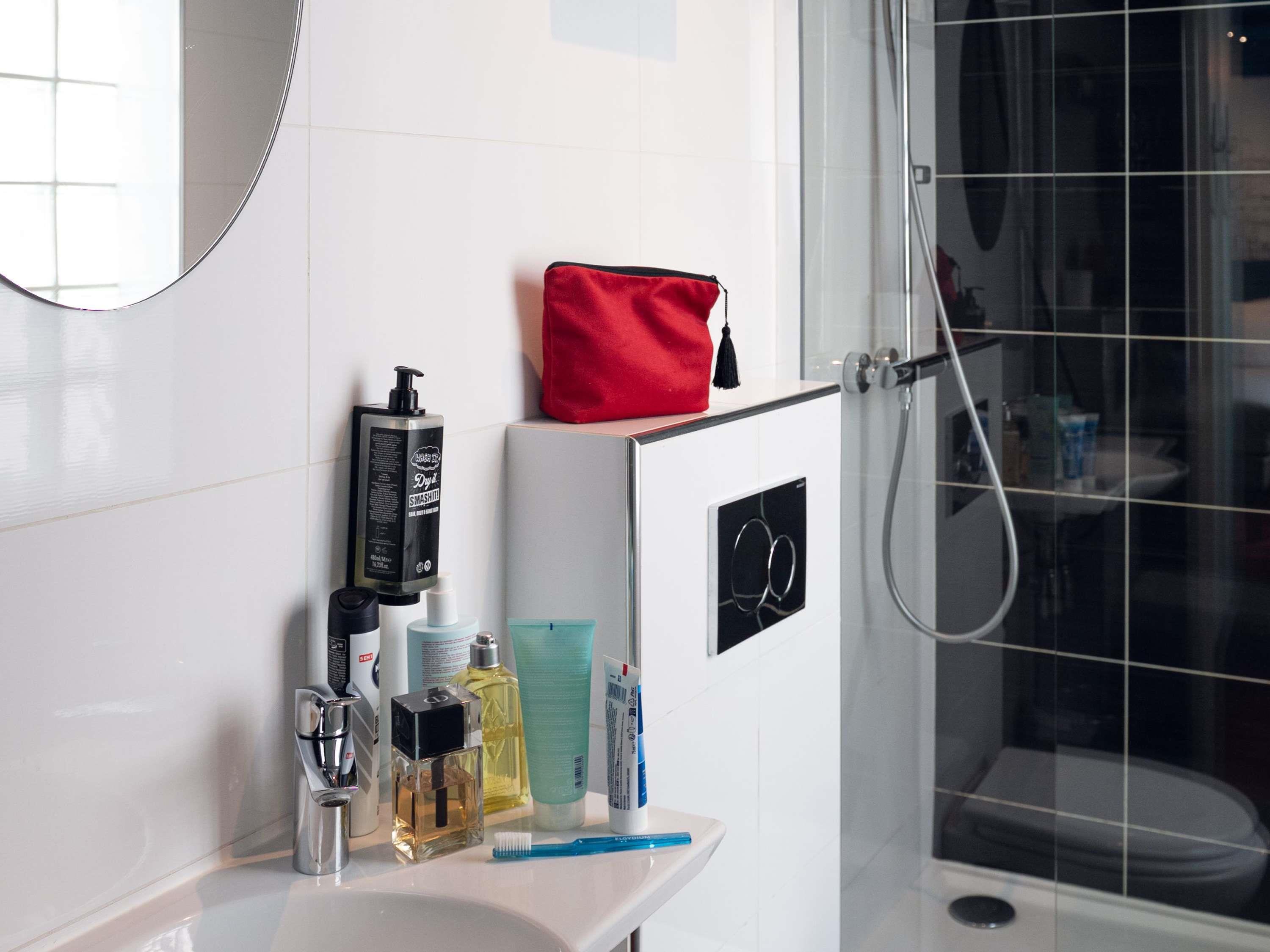 Ibis Styles Paris Batignolles - Tap to explore photos
