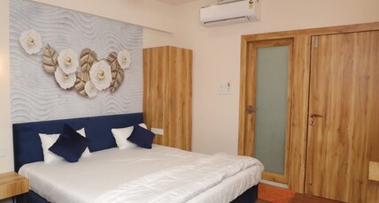 Hotel shree mahakal krapa Room Type - Luxury double bed