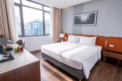 San Seize Hotel