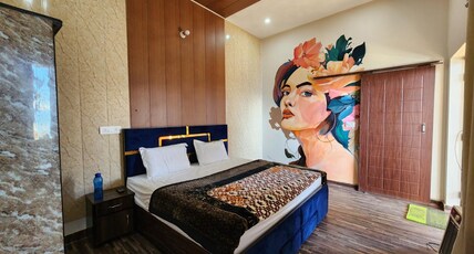 Perry's Cottage Room Type - Deluxe Room with Himalayan View