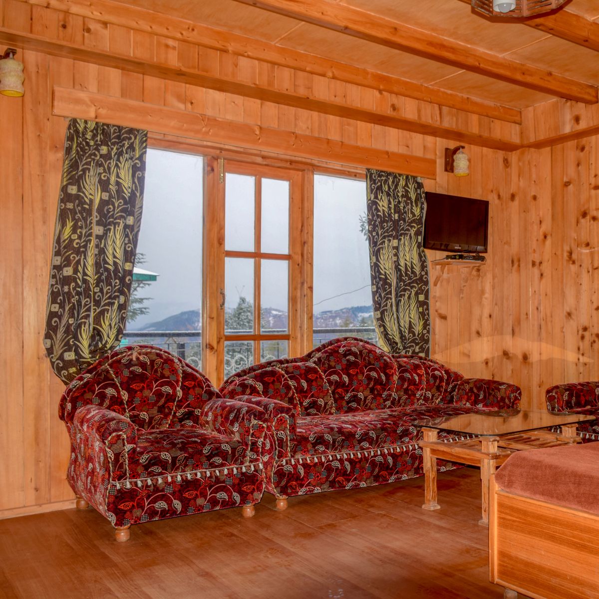 Himgiri - 3 bedroom cottage - Tap to explore photos