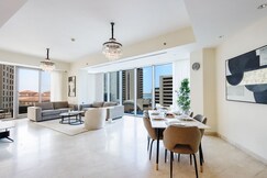 ELIVAAS Curated Spacious 3BR in Marina, Steps to the Beach