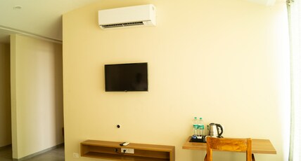 Chang's Garden & Resort Room Type - King Bed Room with City View