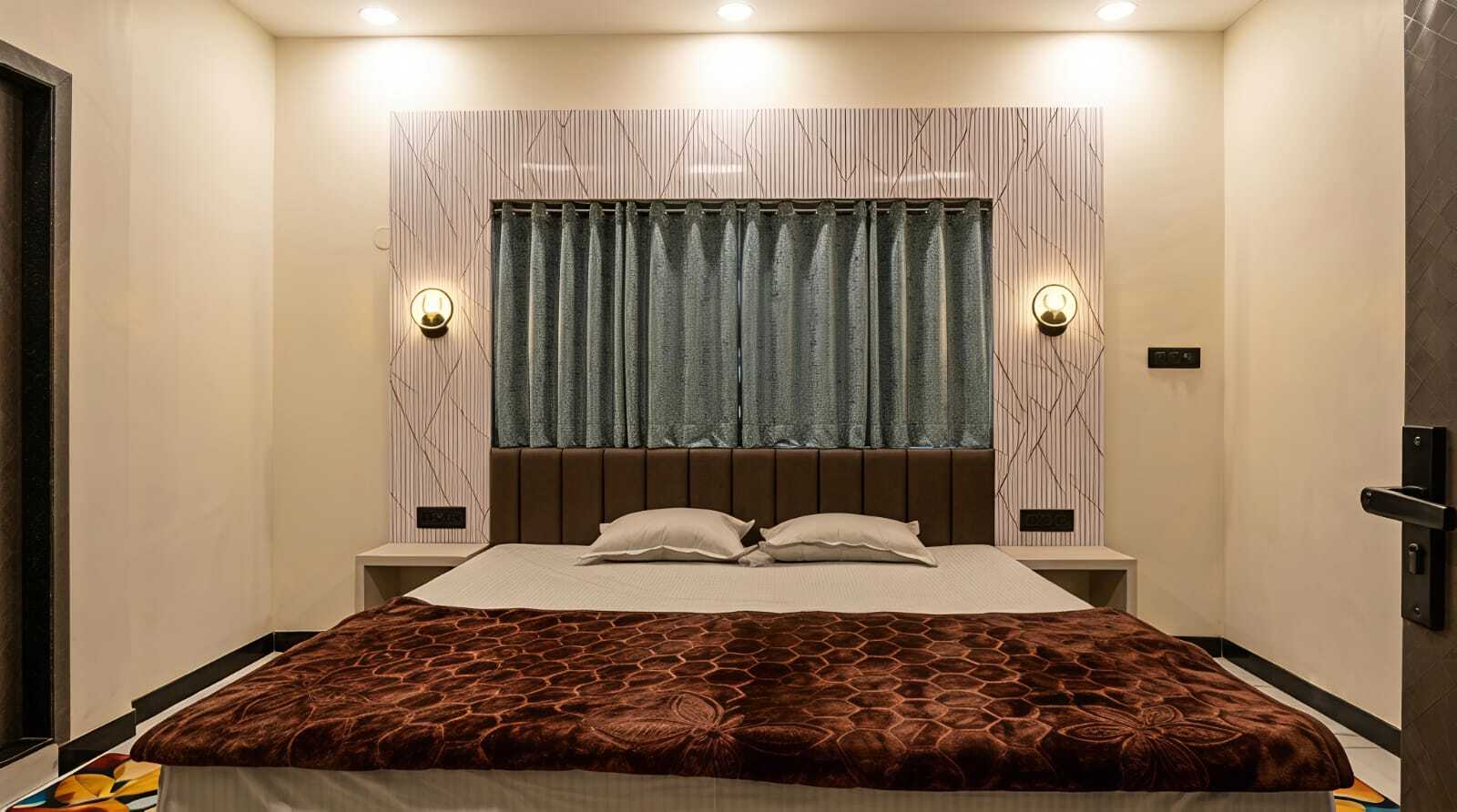 Shiv Angan Homestay - Tap to explore photos